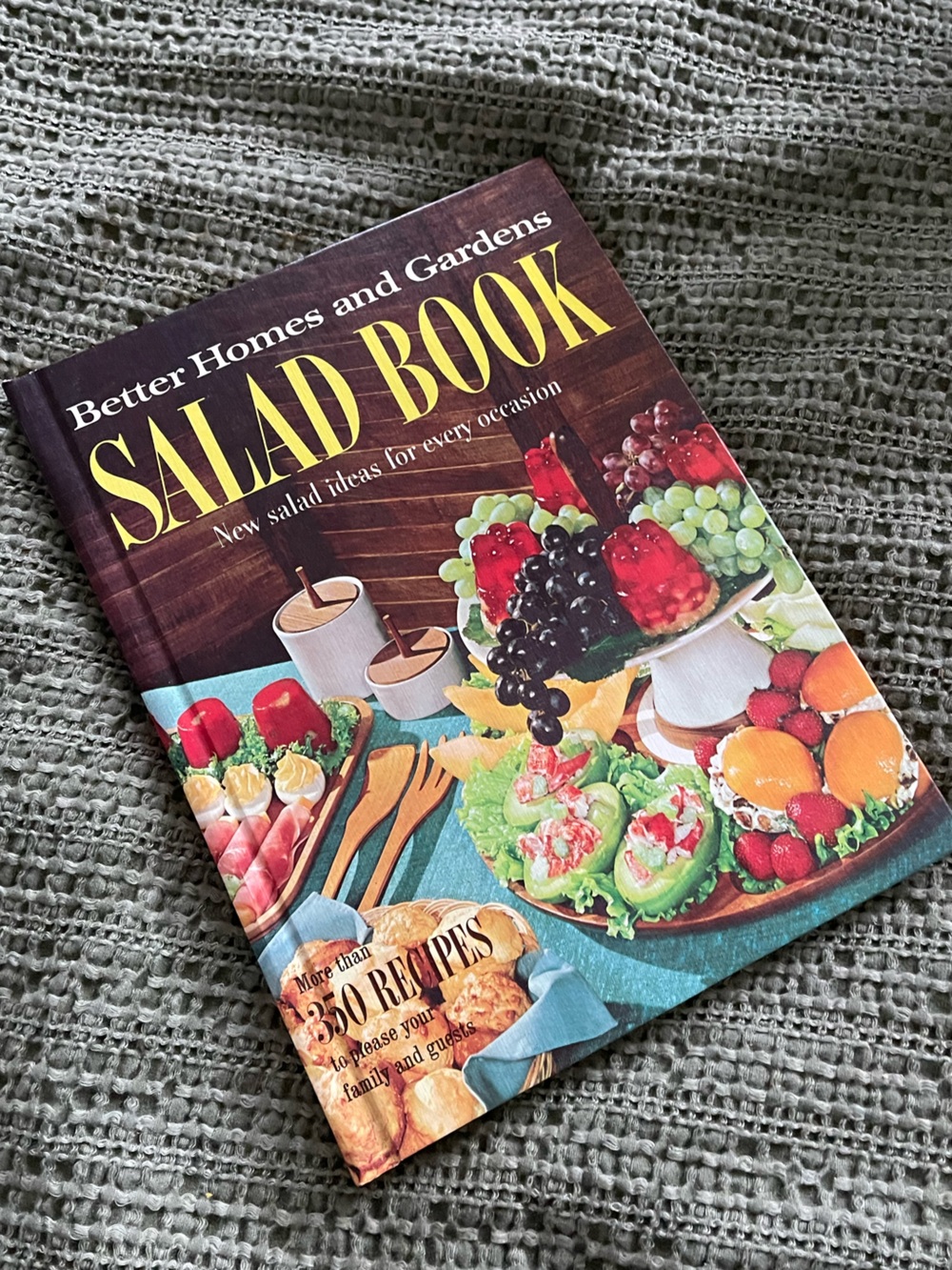 New vintage 1967 Better homes & gardens Salad book cookbook